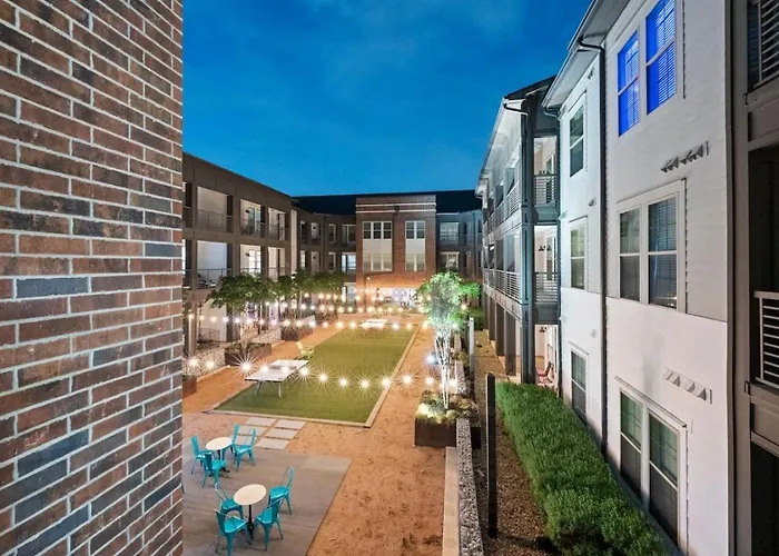 Elegant Stay, Pool, Gym And Comfort